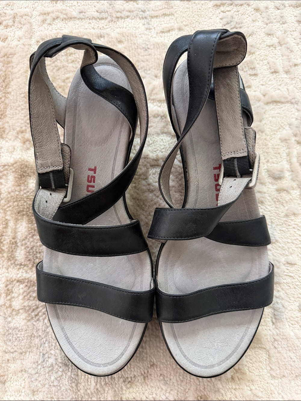 Tsubo Black Leather Strappy Sandals